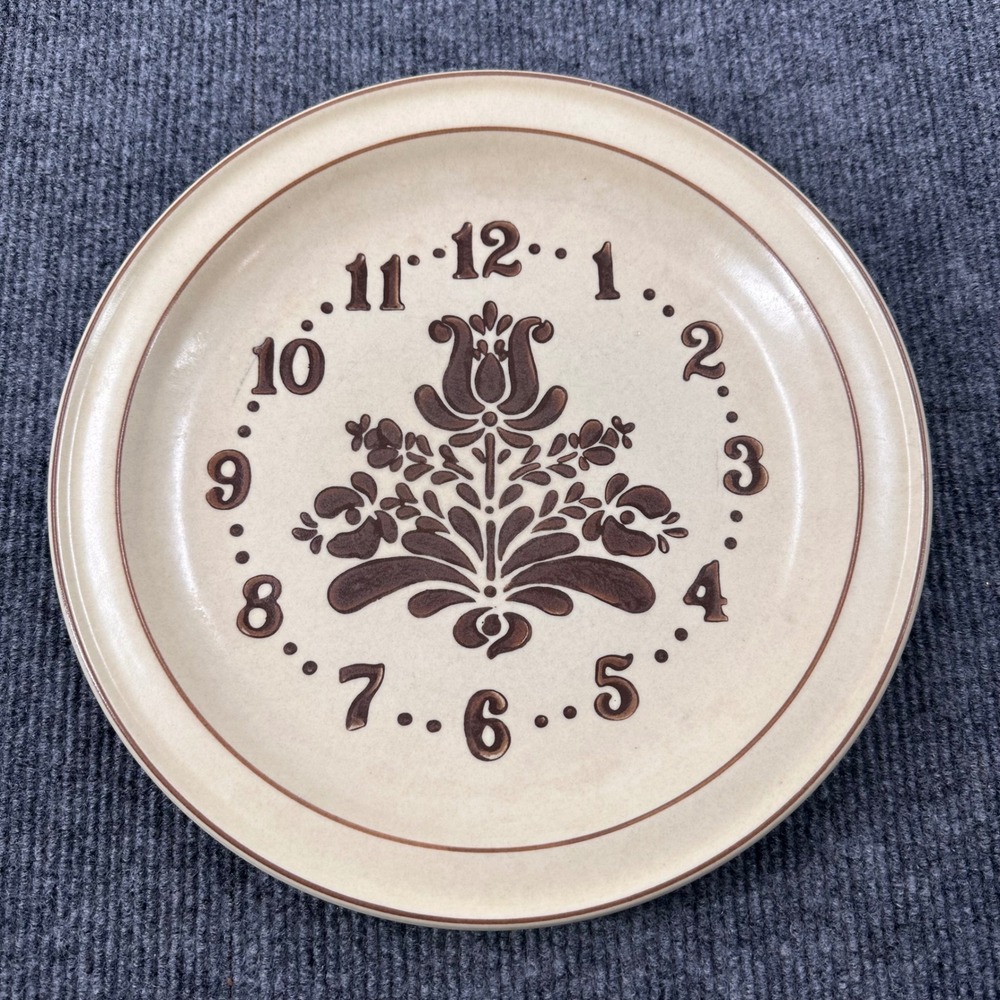 Pfaltzgraff Village Dinner Plate Unisex 10 inch Clock Face Floral Tan Brown Vtg